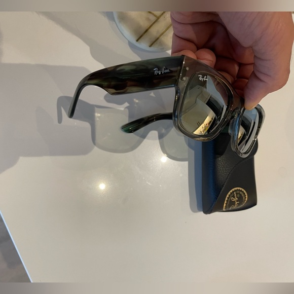 RAY-BAN
RB0840S Mega Wayfarer - Picture 6 of 8